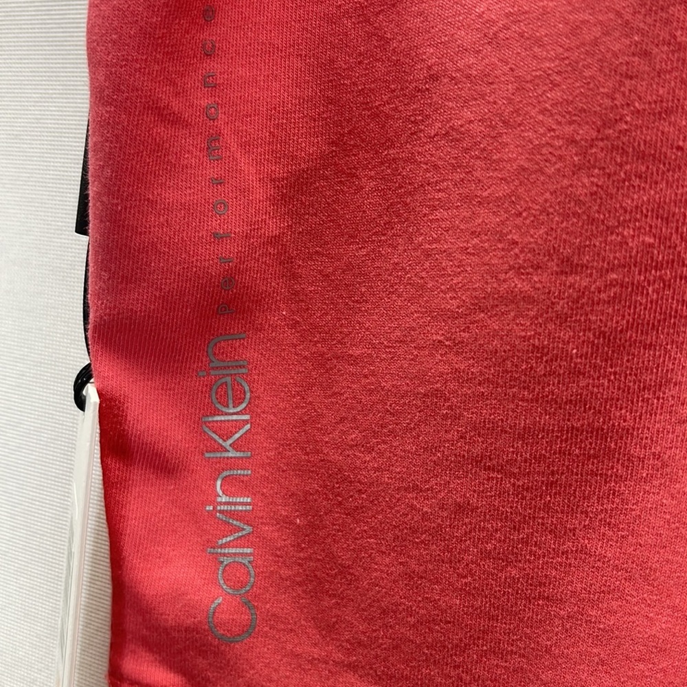 Calvin Klein Performance Crop Top - Picture 3 of 8